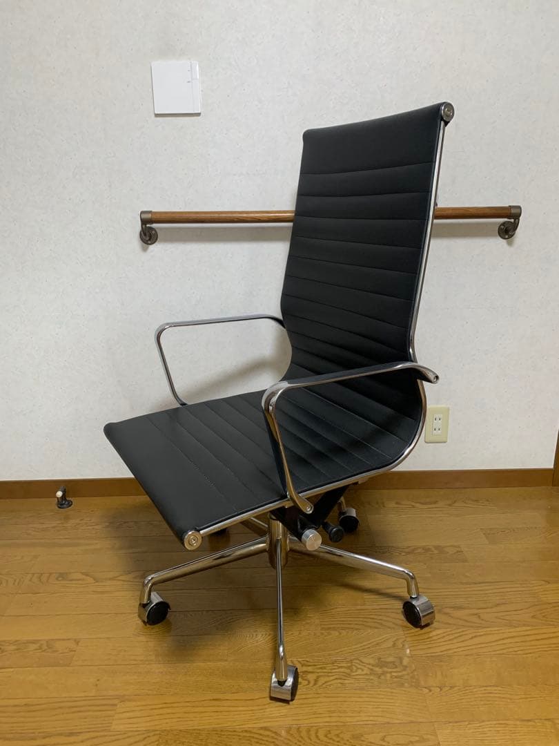 【美品】アルミナムチェア　リプロダクト　一脚