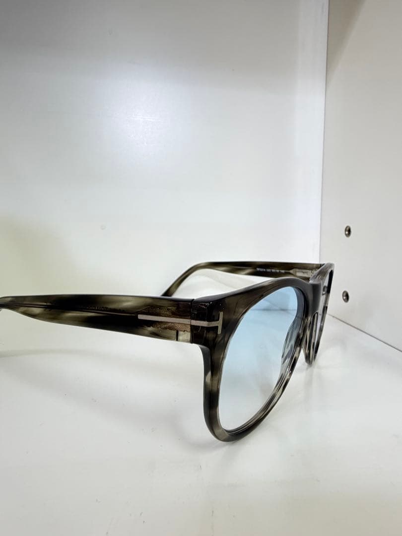 TOM FORD TF5314 ライトブルー サングラス