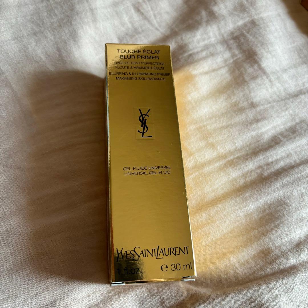 Yves Saint Laurent ラディアントタッチブラープライマー