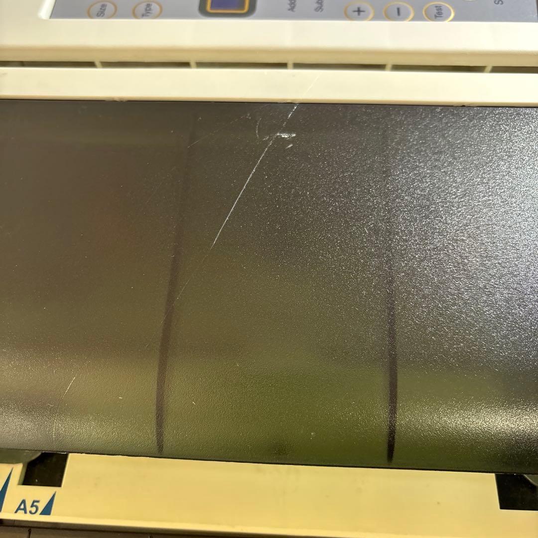 自動紙折り機