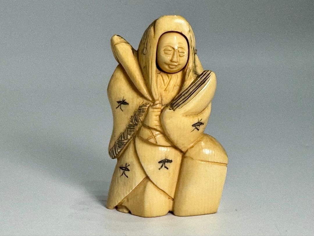 み*マ様 時代【 玉山 】造 細密彫刻 天然素材 牙 根付 からくり顔 僧侶他８