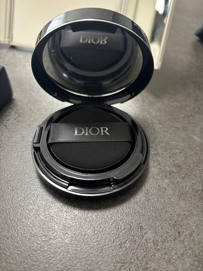 DIOR スキンフォーエバーイドラグロウ 2N