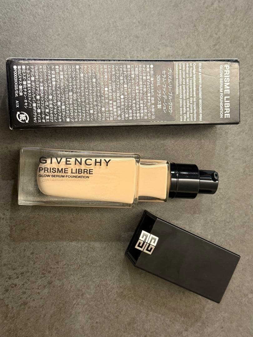 【未使用】GIVENCHY リキッドファンデーション 0.5N