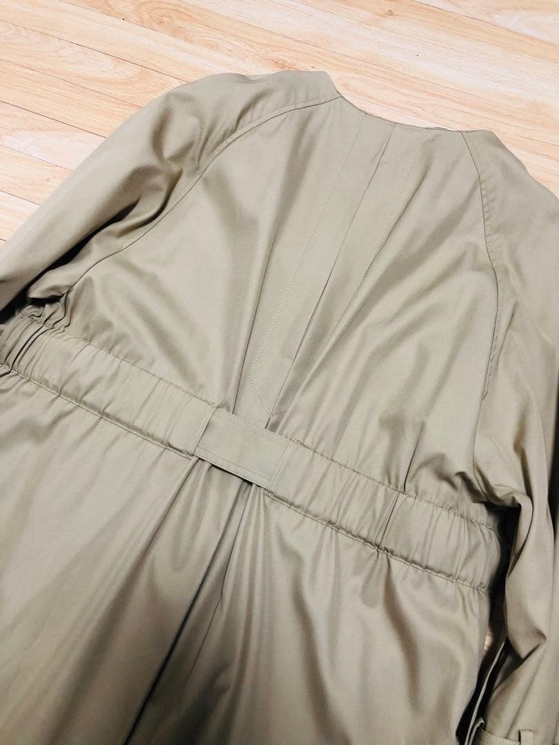 ADORE ノーカラートレンチコート　7万　美品　38 ベージュ