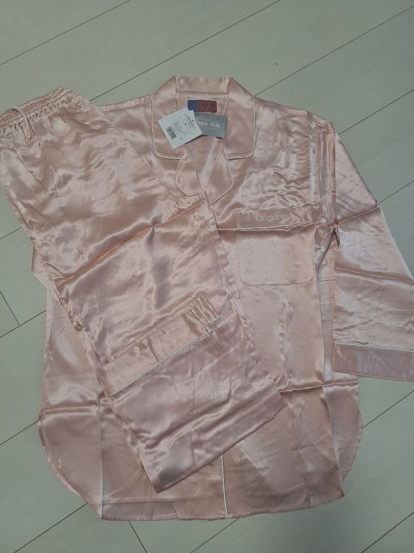 ungaro シルク100% ピンクパジャマ Pサイズ