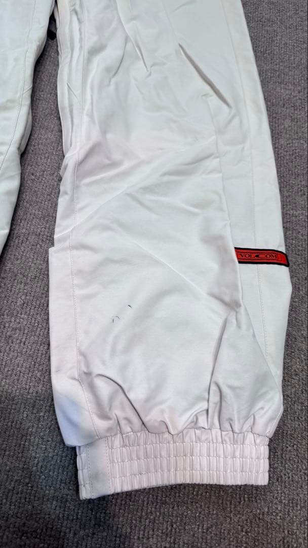VOLCOM スノーボードウェア パンツ　白