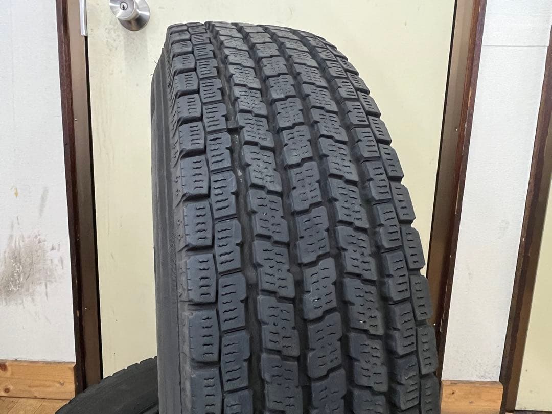 2019年製 ヨコハマ 中古冬タイヤ 195/80R15 LT 4本セット