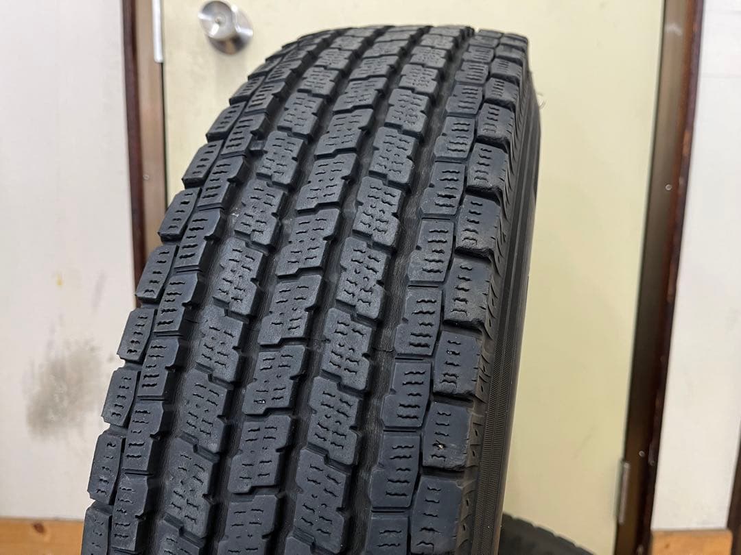 2019年製 ヨコハマ 中古冬タイヤ 195/80R15 LT 4本セット
