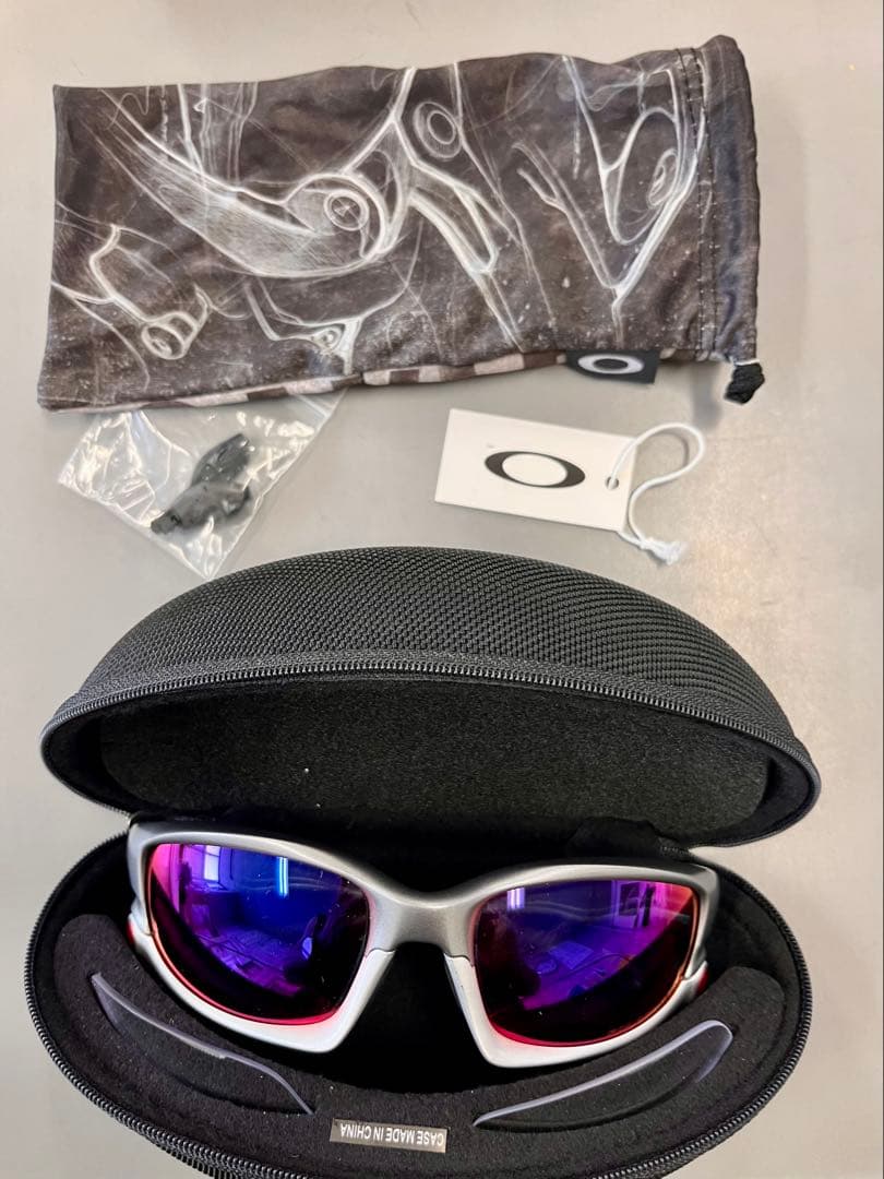 ほぼ未使用OAKLEY オークリー サングラス　009138-06