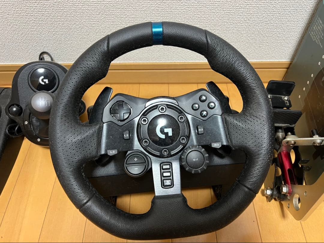 Logitech G923 レーシングホイール