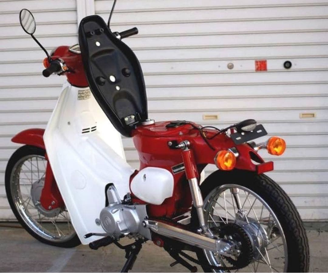 KEPSPEED製 スーパーカブ用 カスタムシート タックロール(ブラウン)