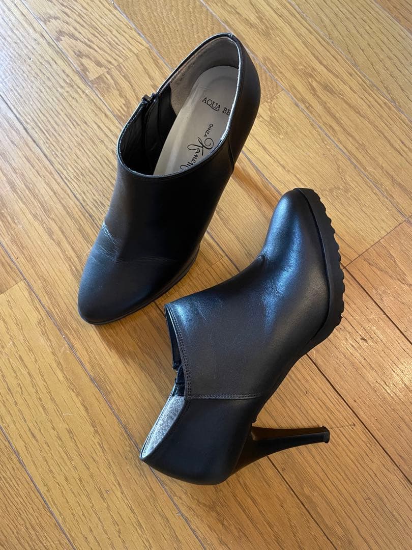 美品　銀座カネマツ　黒 レザー アンクルブーツ ヒール9cm