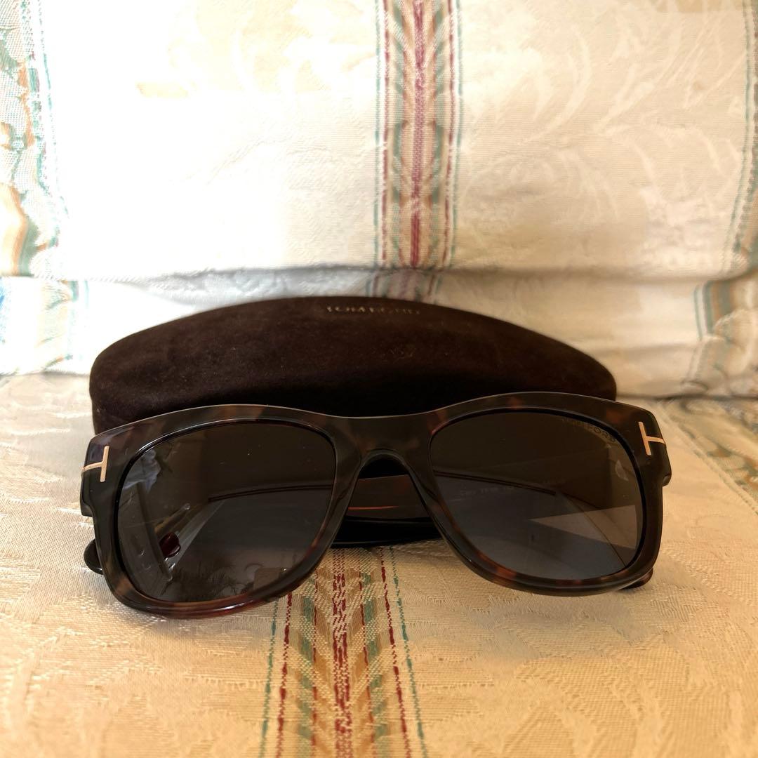 TOM FORD ブラックサングラス ケース付き