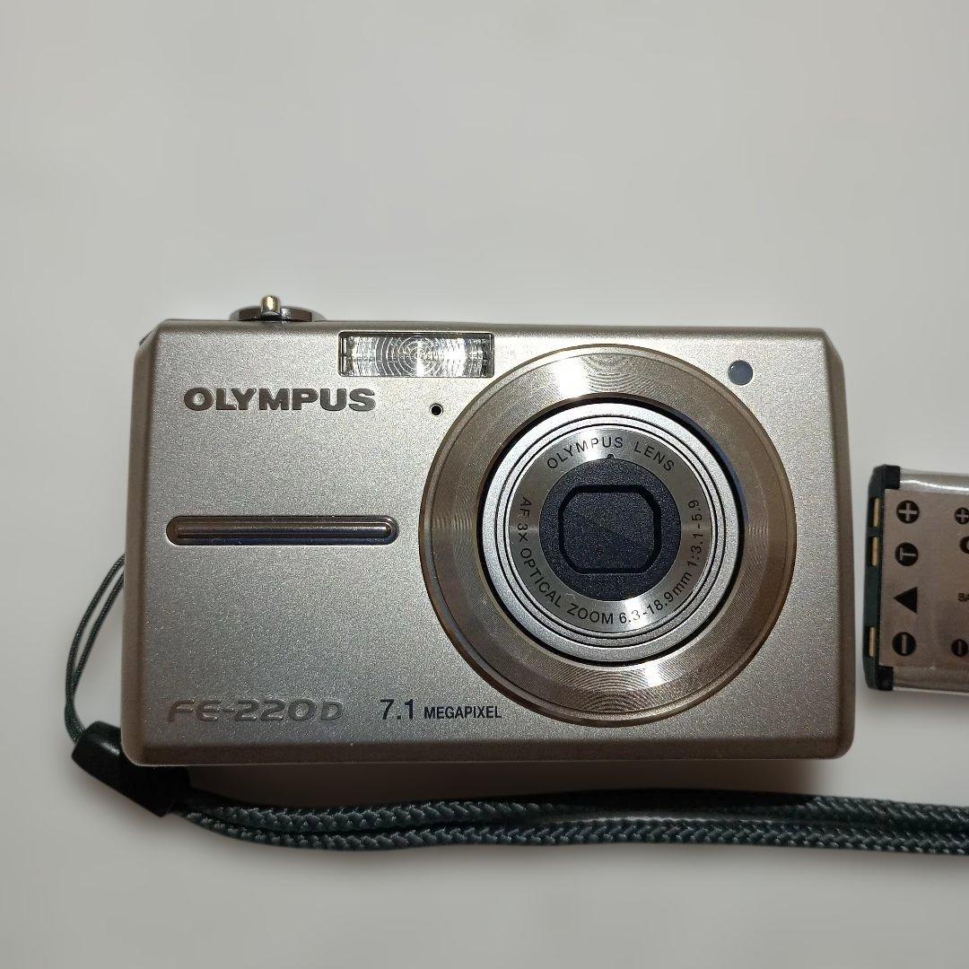 デジカメ　コンデジOLYMPUS オリンパス FE-220D シルバー　中古