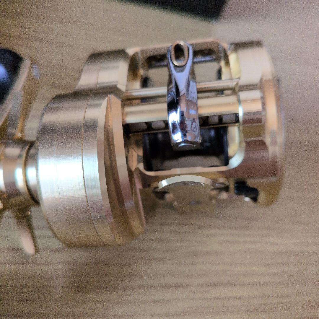 リール SHIMANO CALCUTTA CONQUEST 200