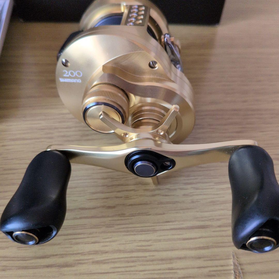 リール SHIMANO CALCUTTA CONQUEST 200