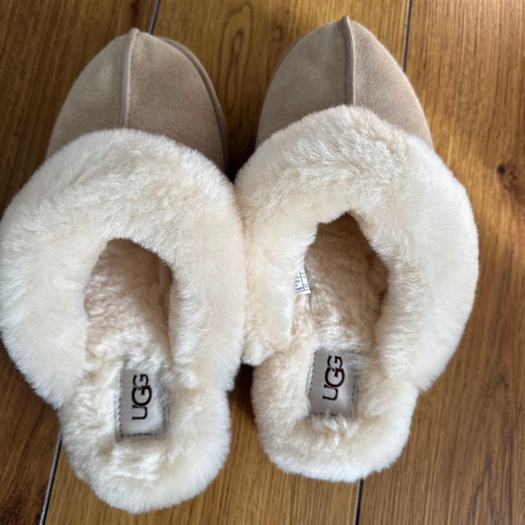UGG DISQUETTE 厚底ムートンブーツ　ベージュ