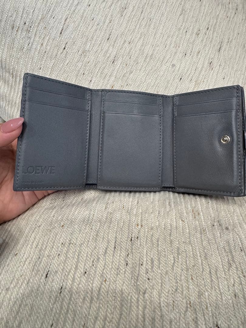 LOEWE ロエベ　三つ折り財布　グレー