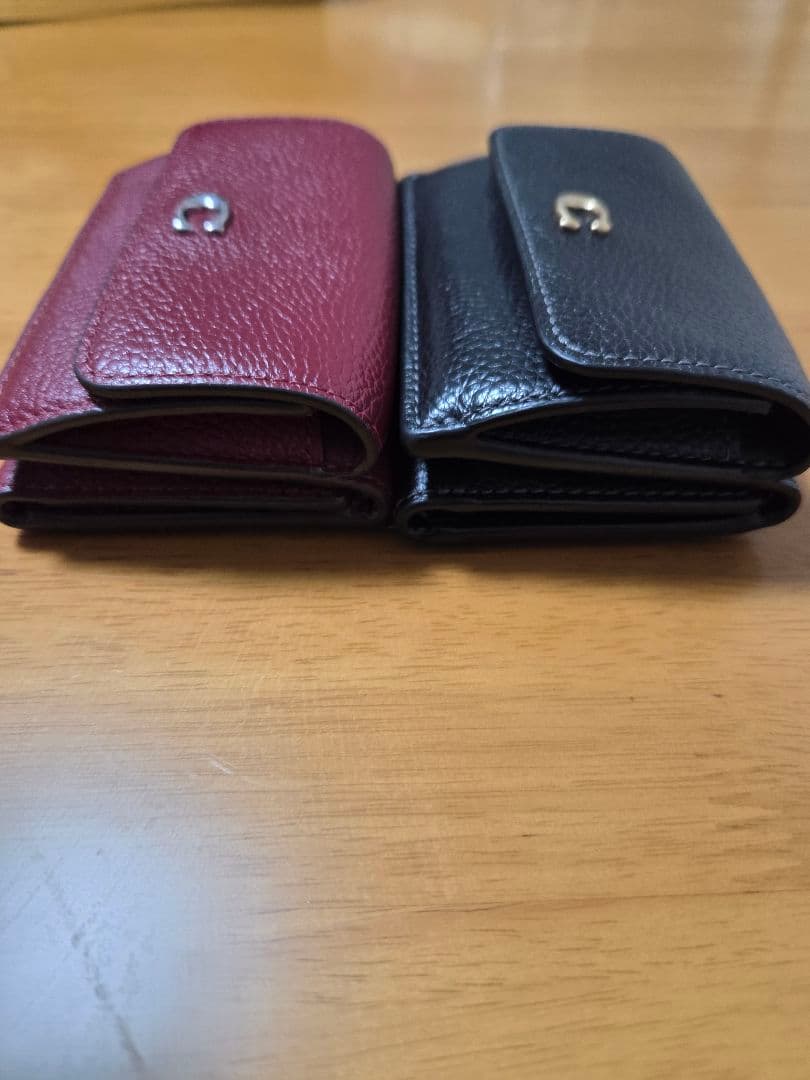 コーチ三つ折り財布　ブラックのみ