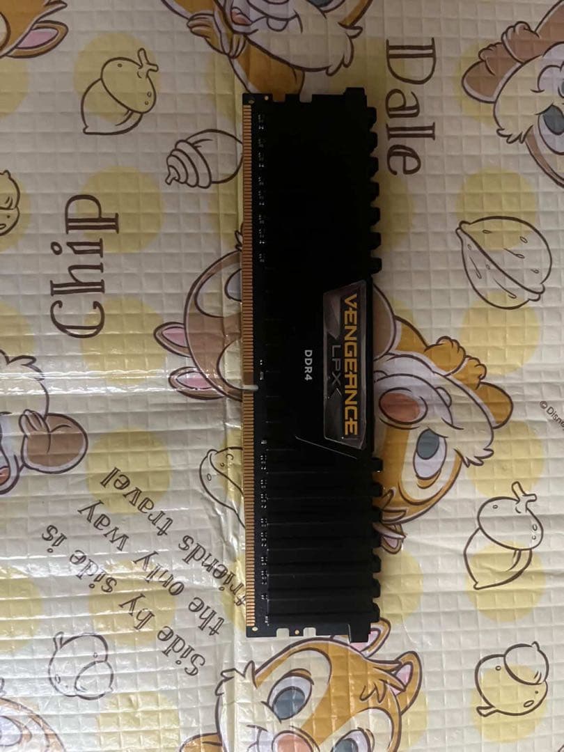 Corsair Vengeance LPX DDR4-3000 16GBメモリ