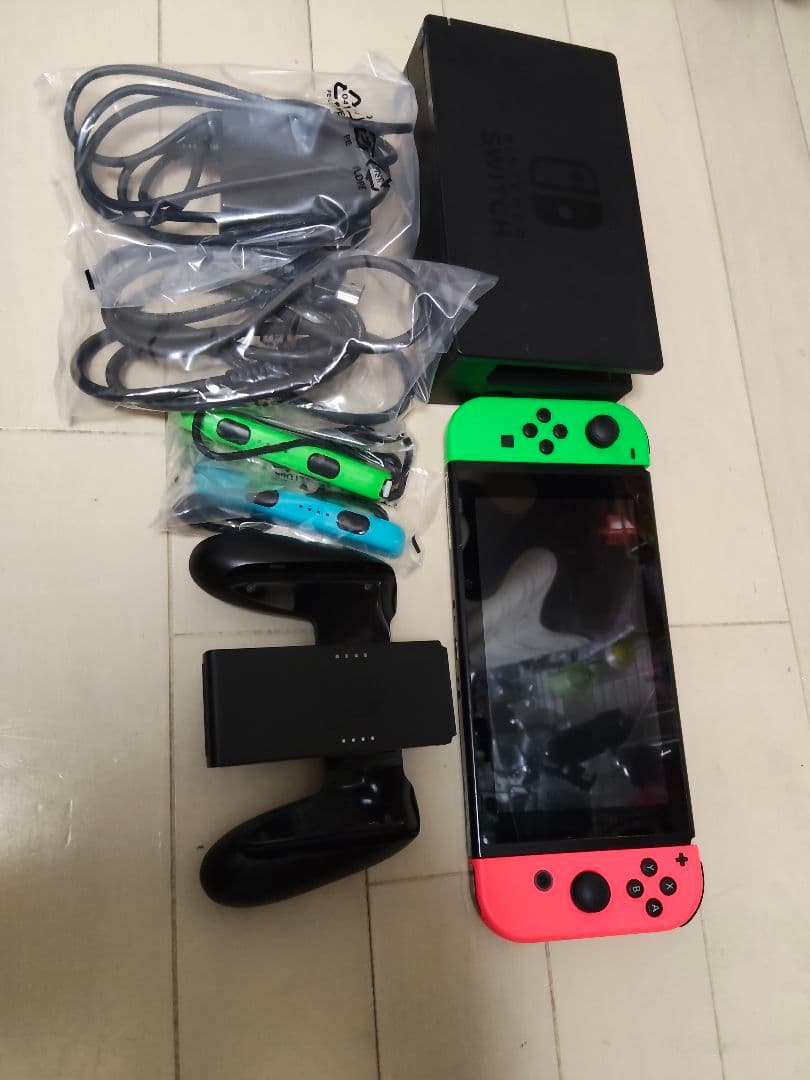 Nintendo Switch 本体 グリーン/ピンク Joy-Con　中古品