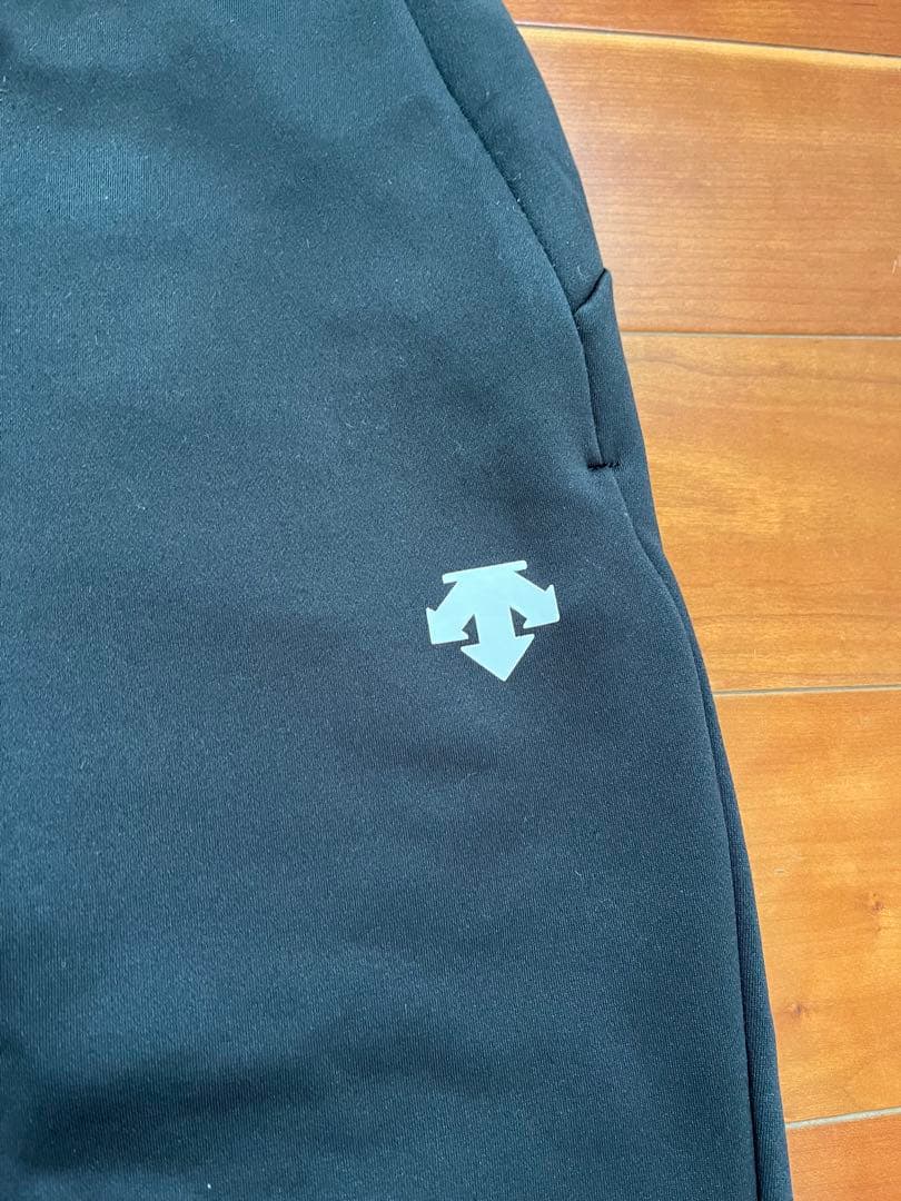TEAM DESCENTE フード付きジャージ上下セット ブラック　【非売品】