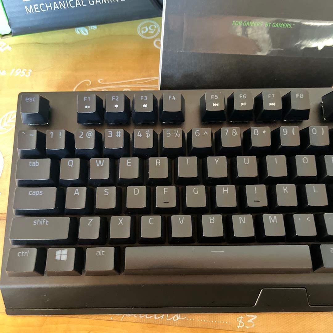 Razer ゲーミングキーボード グリーン軸
