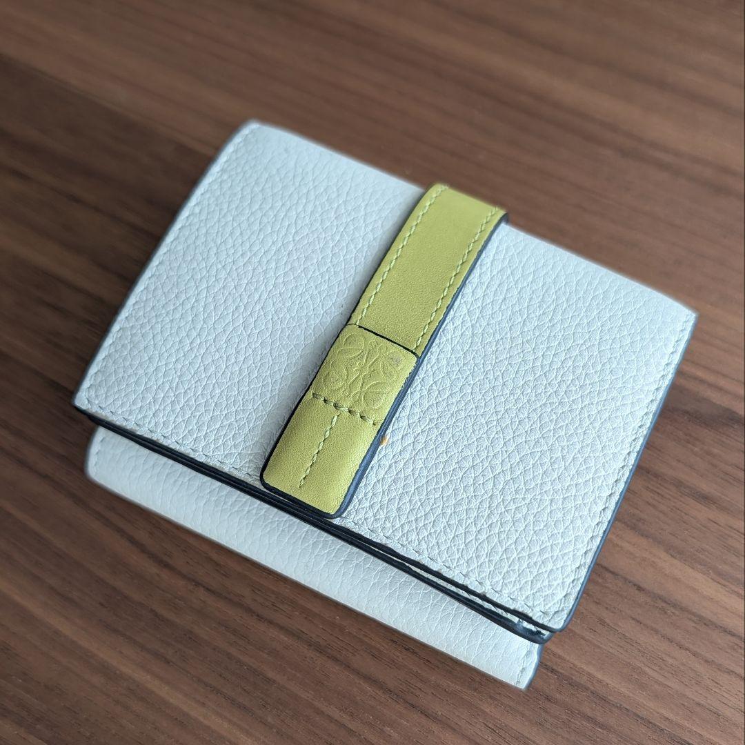 日本橋三越購入 LOEWE トライフォールドウォレット 限定色