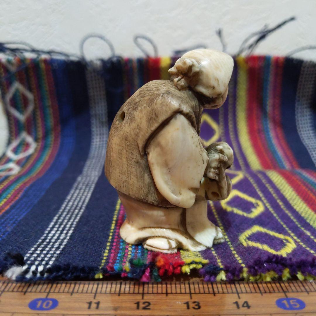 時代提げ物 人物根付 天然素材【翁】高さ約5cm 横幅約3.5cm 重さ約33ｇ
