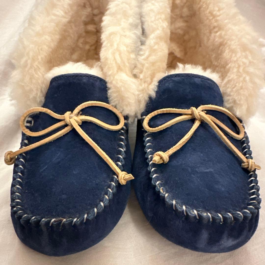 新品未使用UGG モカシン ALENA サイズ24