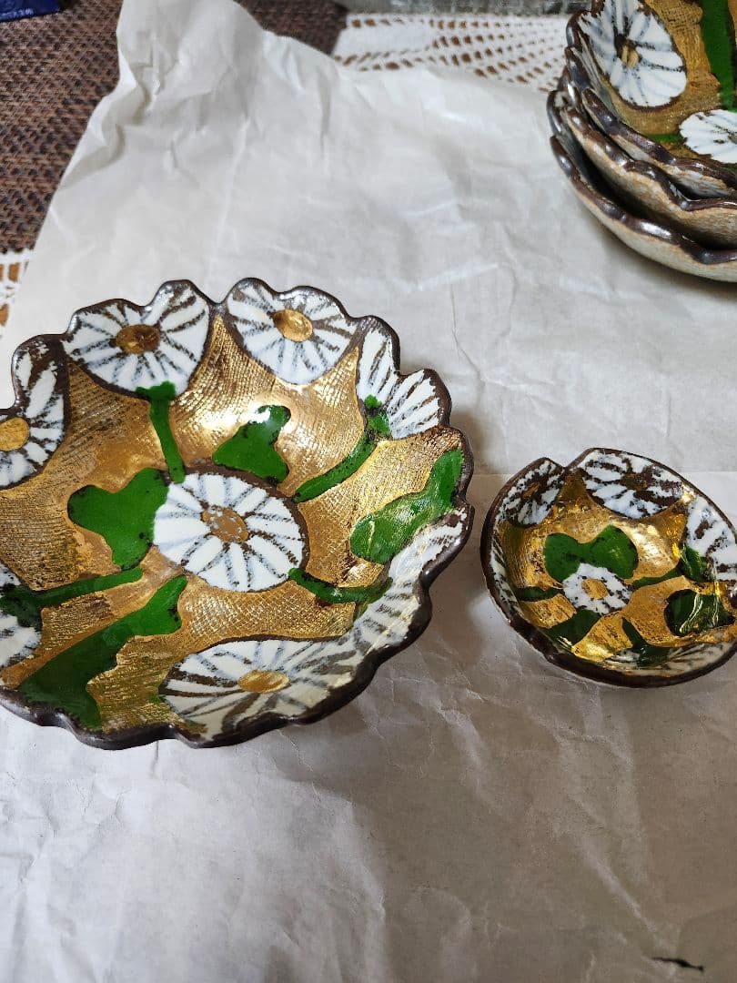 清水焼　花柄の緑と金のボウルセット