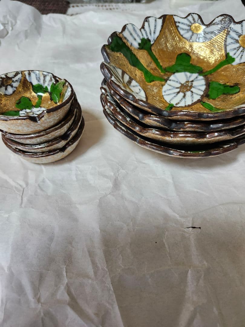 清水焼　花柄の緑と金のボウルセット
