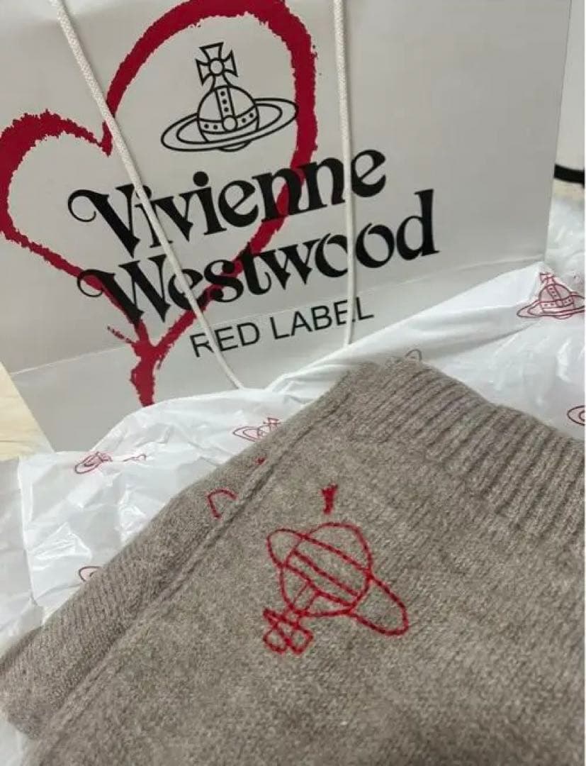 Vivienne Westwood 新品ベージュ マフラー付きニットカーディガン