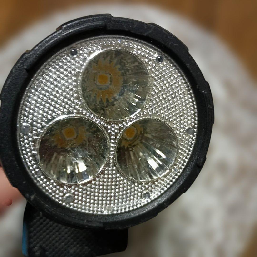 マキタ　MR050 充電式ラジオ付きライト本体のみ