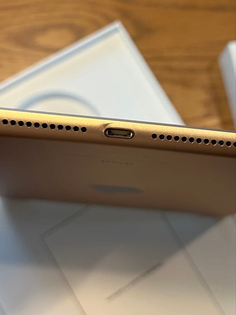 Apple iPad (第6世代) ゴールド 128GB MRM22J/A