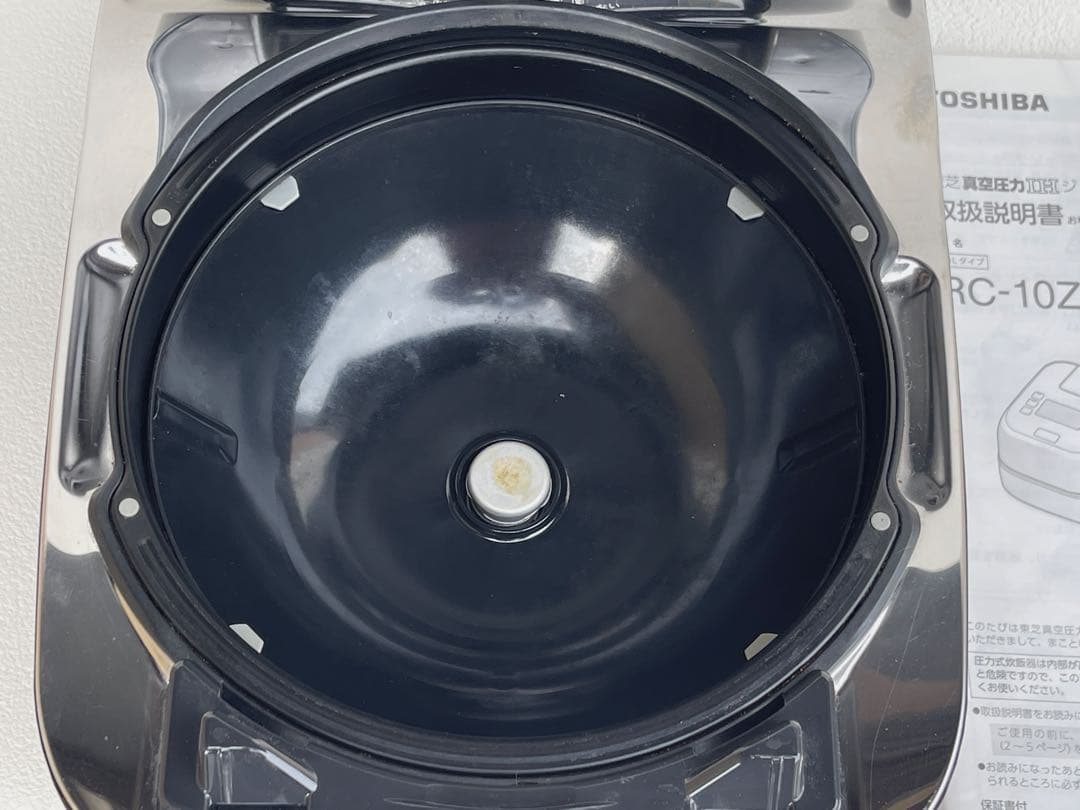 東芝 真空圧力 IH炊飯器 5.5合 備長炭かまど本羽釜 RC-10ZWL