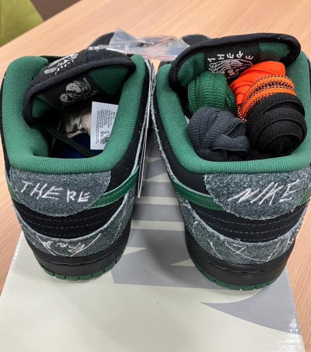 靴 There Skateboards x NIKE SB DUNK LOW PRO