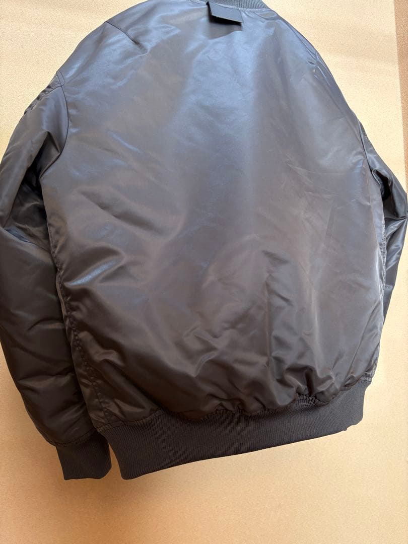 極美品 UNIQLO +J ハイブリッドダウンオーバーサイズMA-1 GLAY