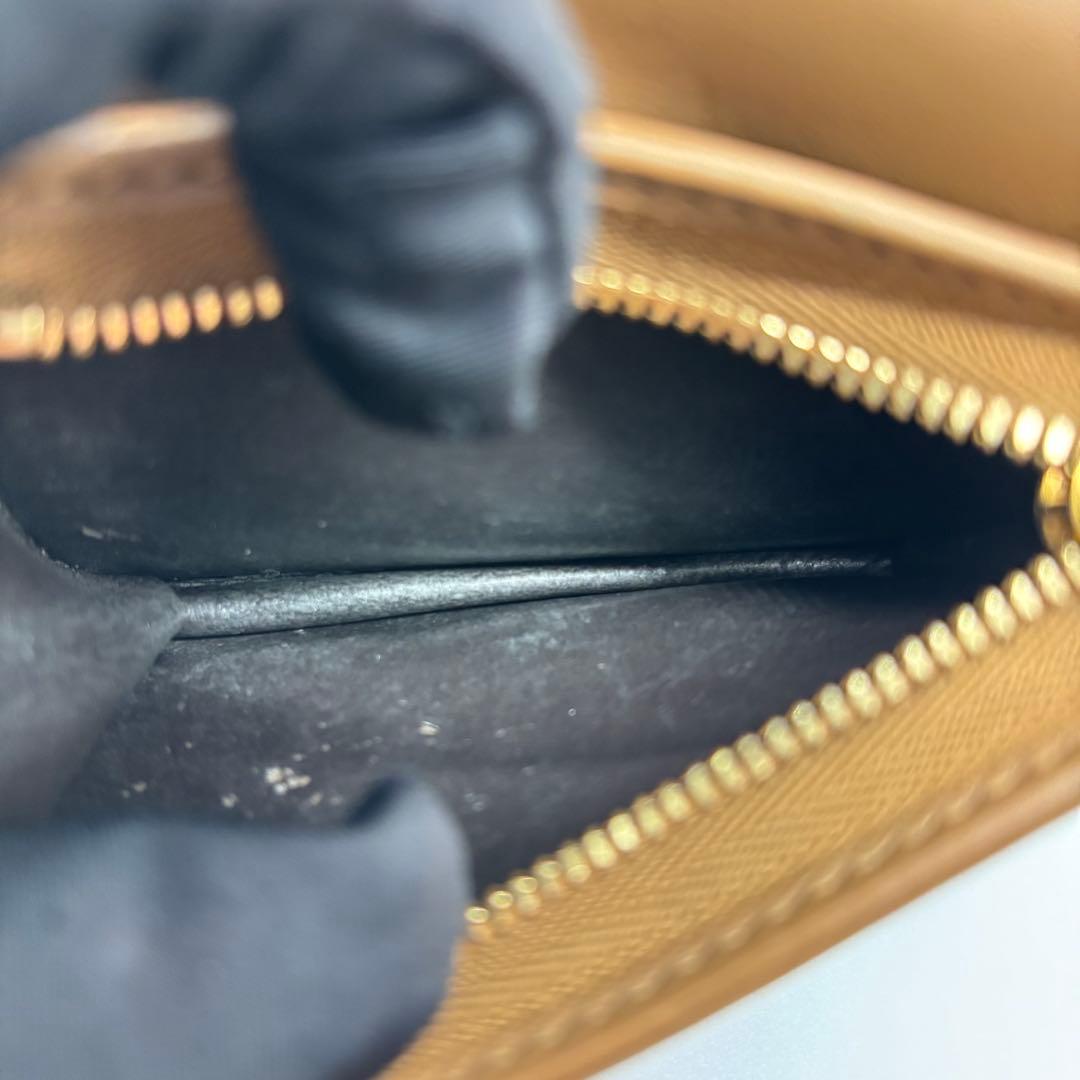 【勝利の微笑み】GUCCI グッチ 2つ折り財布 456126