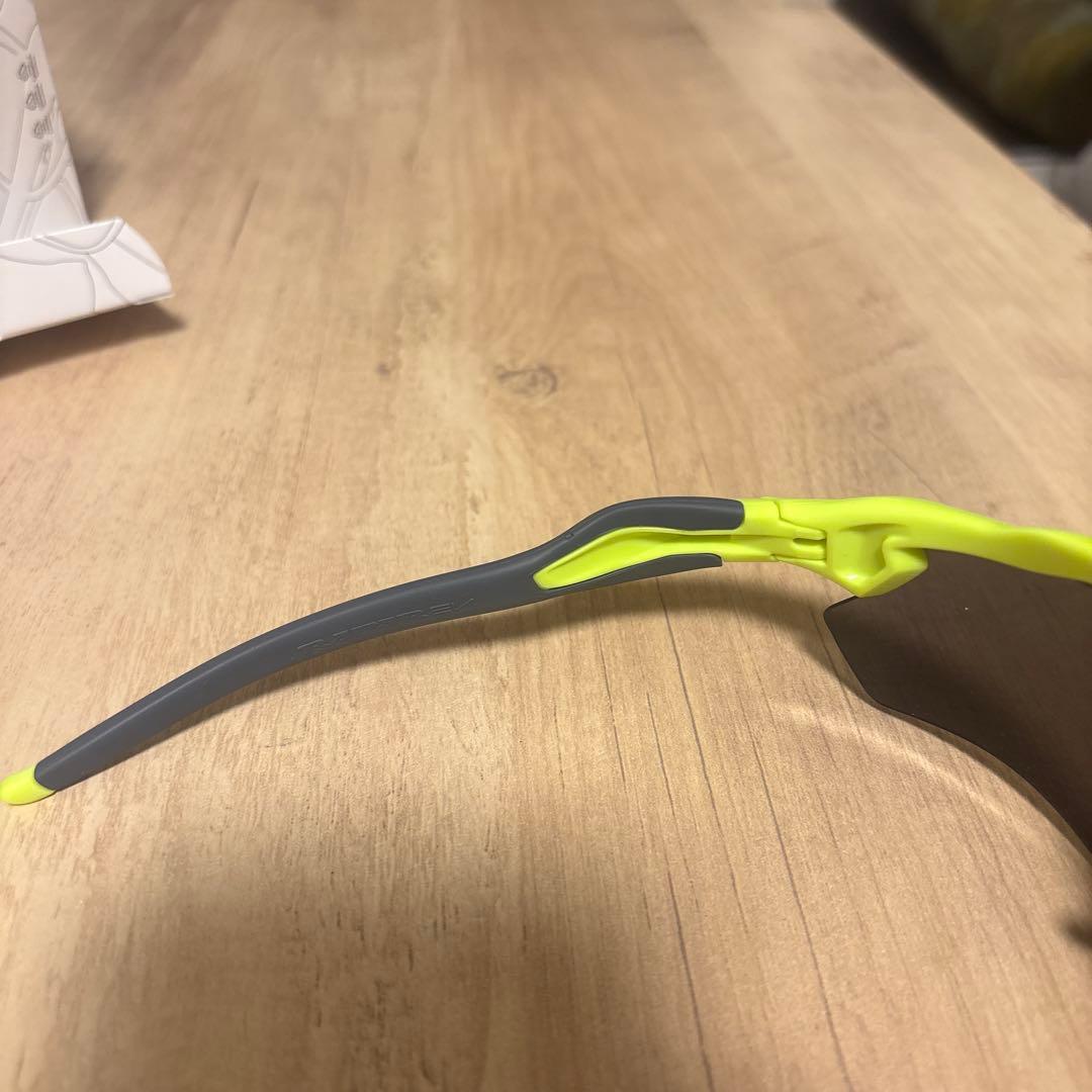 Oakley サングラス イエロー/グレー
