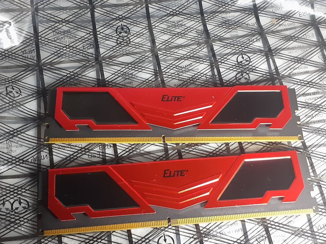 DDR4 3200 メモリ 16GB×2　team group ELITE