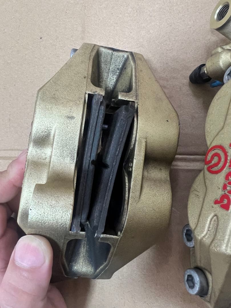 brembo キャリパー 100mmピッチ XJR1300