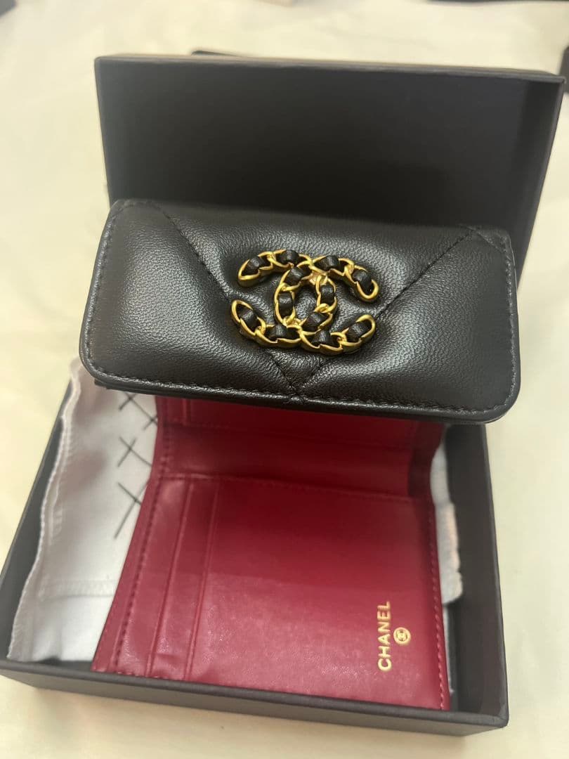 CHANEL 三つ折り財布 黒/赤