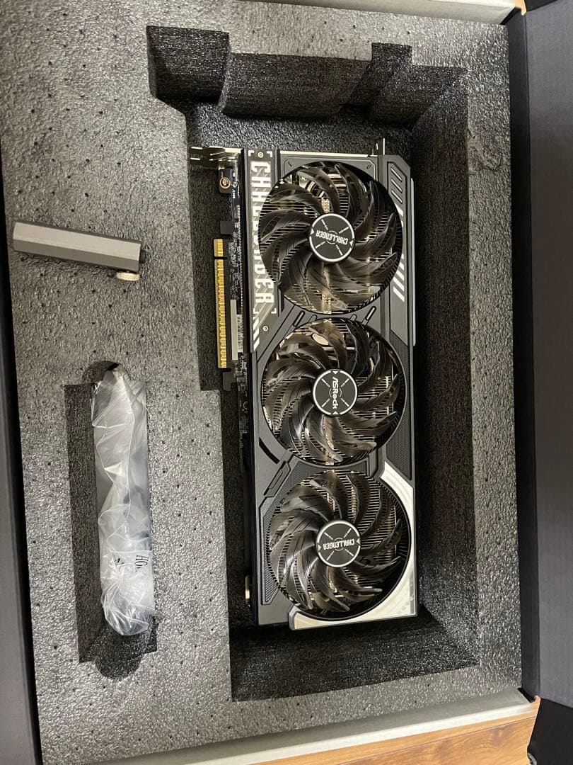 ASRock Radeon RX 9070 XT challenger本体のみ
