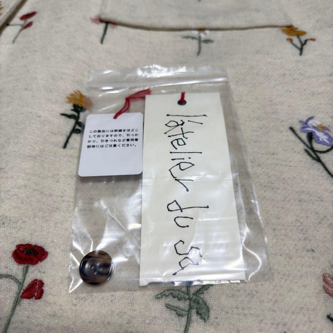 l'atelier du savon きちんと並ぶお花刺繍　ロングコート