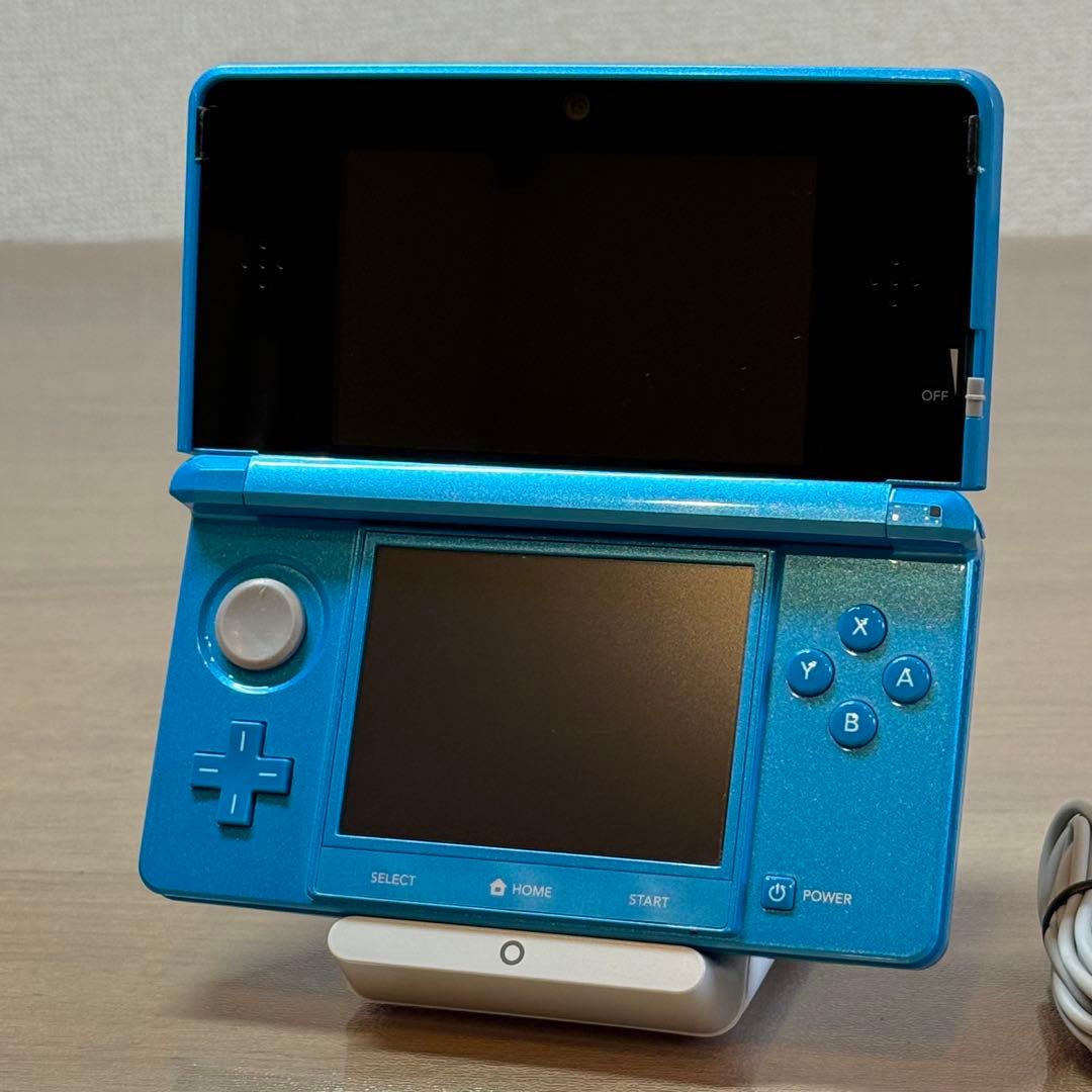 5-246【美品】ニンテンドー3DS ライトブルー