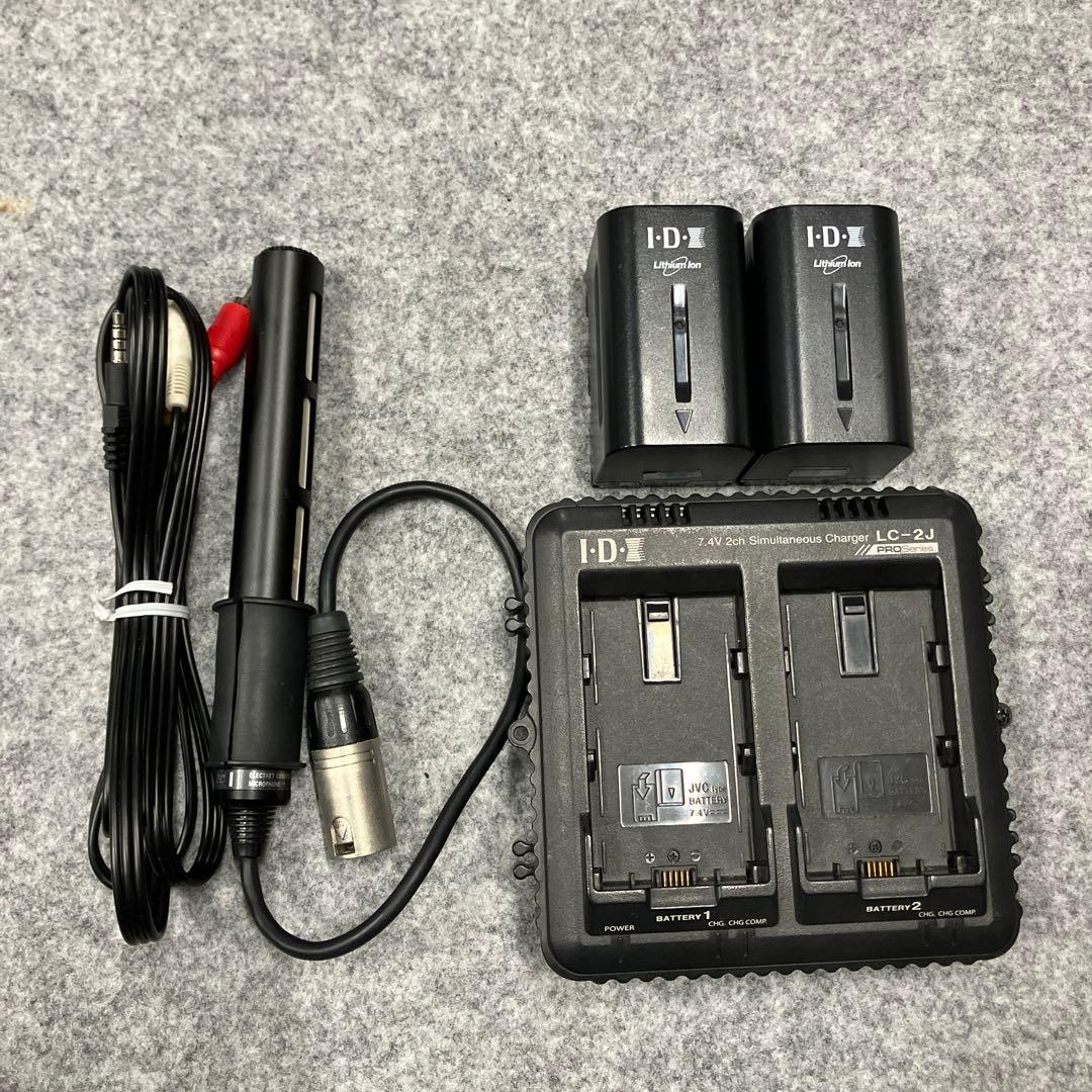 JVC 業務用ビデオカメラ　 GY-HM600 本体と付属品