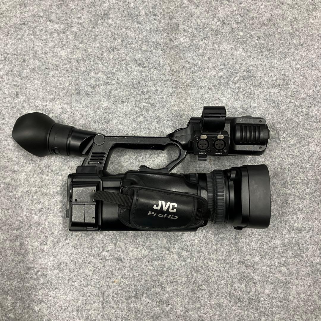 JVC 業務用ビデオカメラ　 GY-HM600 本体と付属品