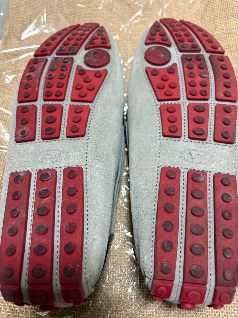 TOD’S × Ferrari コラボ シティーゴンミーニ ローファー