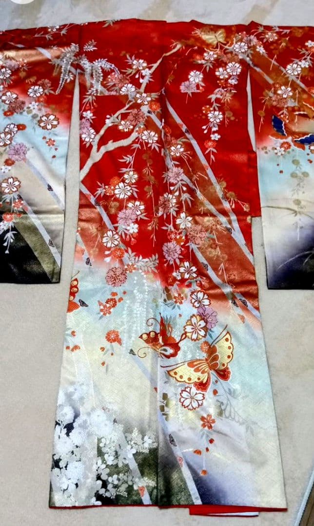 蝶柄の逸品&最上級の品質【正絹 和装 着物 振袖 留袖 和装 訪問着 黒留袖】